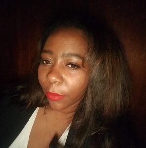 Meet your Posher, Dionna